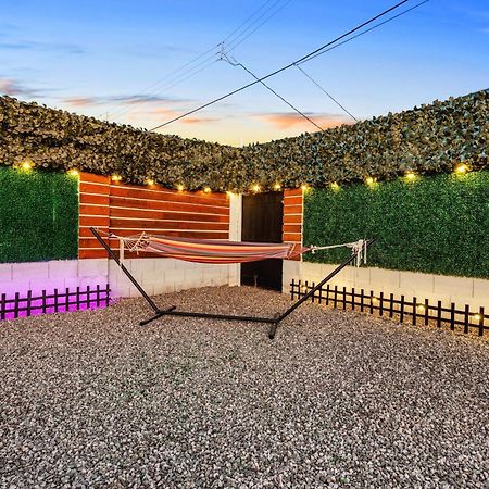 Phoenix Retreat - 2 Bedroom Home With King-Size Bed - 3 Smart Tvs - 10 Min From Airp - Unit A Eksteriør billede
